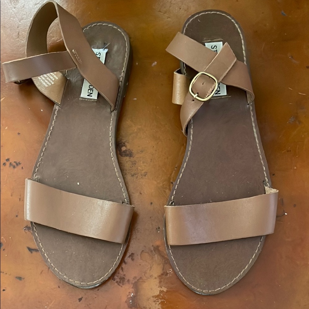 Steve Madden Brown Leather Sandals Minimalist Design